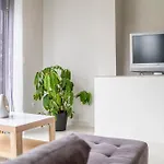 Modern Urban Retreat 公寓 *