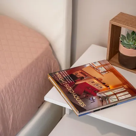 Modern Urban Retreat 科斯镇